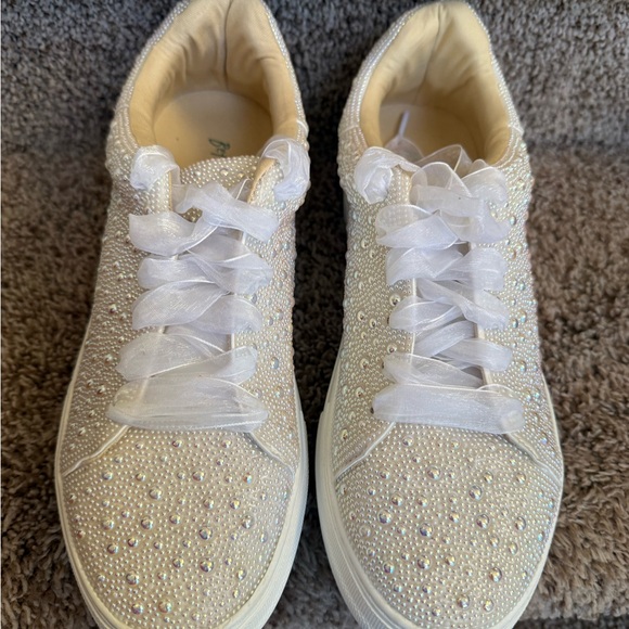 Betsey Johnson Sdny Women’s Cream Beaded Embellished Women's Sneakers - Picture 4 of 14